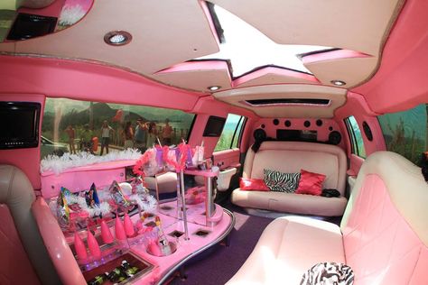 Old Limousine, Pink Party Bus, Kids Party Bus, Pink Limo, Carnival Birthday Theme, Black Limousine, Hummer Limo, Limo Party, Me Images