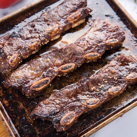 Beef Short Rib Recipes Oven, Beef Short Ribs Oven, Flanken Short Ribs Recipe, Short Ribs In Oven, Beef Chuck Short Ribs, Short Rib Recipes Oven, Flanken Ribs, Ribs Recipe Oven, Beef Short Ribs Recipe