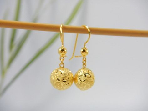 15 Latest Gold Earrings Designs in 2 grams For 2018 India Gold Earrings Designs In 2 Grams, 2 Grams Gold Earrings Designs Latest, 2grams Gold Earrings, 2 Grams Gold Earrings, 2 Grams Gold Earrings Designs, Latest Gold Earrings Designs, Latest Gold Earrings, Gold Earing, Gold Jewelry Prom