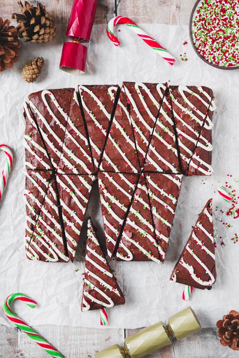 Xmas Sweets Ideas, Creative Christmas Baking, Easy Christmas Brownies, Easy Christmas Bakes, Christmas Canapes Ideas, Christmas Day Food Ideas, Christmas Desserts For Kids, Christmas Baking For Kids, Christmas Slice