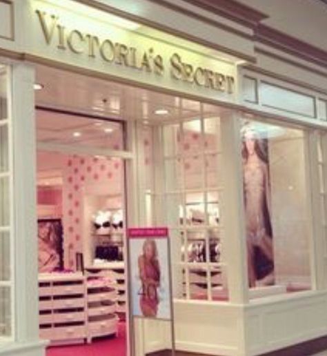 Victoria's Secret: Early-mid 1990's: new storefronts were similar in construction to the rich deep brown/mahogany storefronts with gold signage and trim of the late 1980's; the update of white as the facade color instead of deep brown/mahogany gave the storefront a lighter and less masculine aesthetic. Victoria’s Secret Fashion Show, Tumblr Girly Aesthetic 2013, Victoria's Secret Aesthetic, Victoria Secret Store, Victoria Secret Shops, Victoria Secret Model, Pink Tumblr Aesthetic, Zoella, Cali Girl