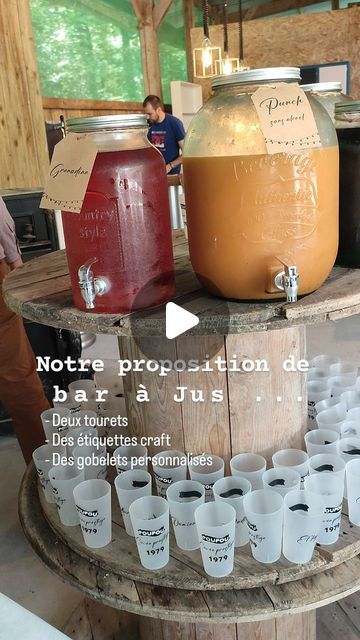 LTDM ✨ on Instagram: "Le bar à jus ! 🍹 Aux trésors de Madine, on adooooore les bar à... On a le bar à bulles, le bar à tattoos, le Candy bar, le bar à cigares et là, on vous présente le bar à jus ! Une idée simple, originale et peu coûteuse mais qui fait toujours son effet 😉  Si vous souhaitez que l'on mette nos idées aux services de votre événement, n'hésitez pas à nous contacter 😜  @lestresorsdemadine  #organisationmariage #weddingplannerpaysdelaloire #weddingplanner #mariagepaysdelaloire #decorarionmariage" Self Service Bar, Diy Candy Bar, Decoration Buffet, Cocktails Bar, Silver Party, Beach Bars, Weeding, Candy Bar, Candy