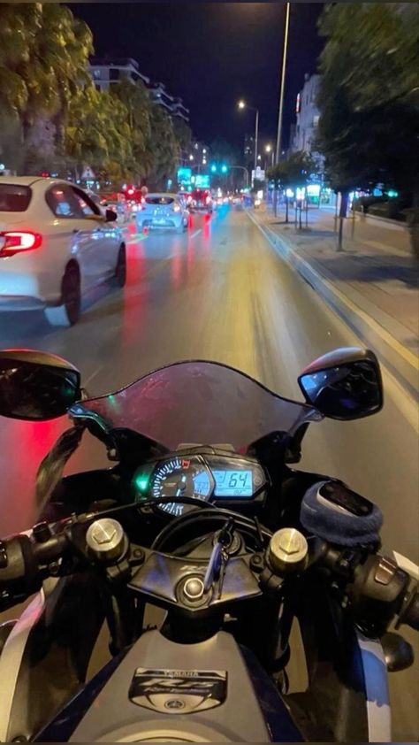 Moto Yamaha, Image Moto, Bike Aesthetic, Flipagram Instagram, Motorcycle Aesthetic, Biker Aesthetic, Biker Love, Pretty Bike, رعب نفسي