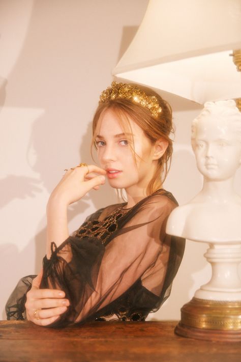 Maya Hawke for WWD Maya Hawke Robin, Maya Hawk, Robin Buckley, Stranger Things Actors, Maya Hawke, Stranger Things Cast, Sadie Sink, Stranger Things 3, Kate Winslet