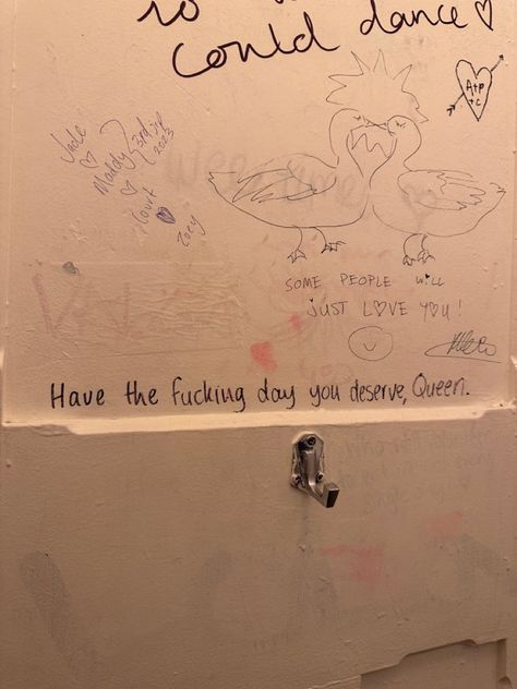 School Bathroom Graffiti, Bathroom Stall Graffiti, School Graffiti, Bathroom Graffiti, Graffiti Ideas, Bathroom Stall, Love Graffiti, School Bathroom, Wall Writing