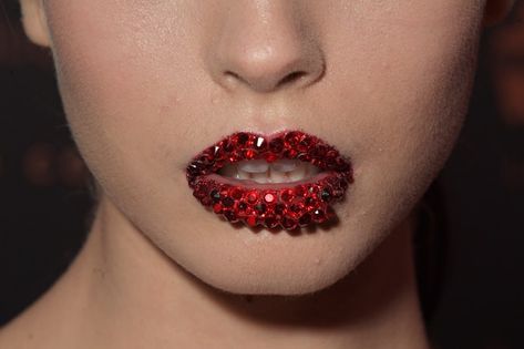 From the runway to you - crystallize your lips for those Zoom calls with Pat McGrath Labs' DIY kits sparkling with Swarovski crystals #crystalsfromSwarovski Crystal Lips, Iconic Looks, Pat Mcgrath, Kaia Gerber, Diy Crystals, Zoom Call, Lip Kit, Signature Look, Red Crystals