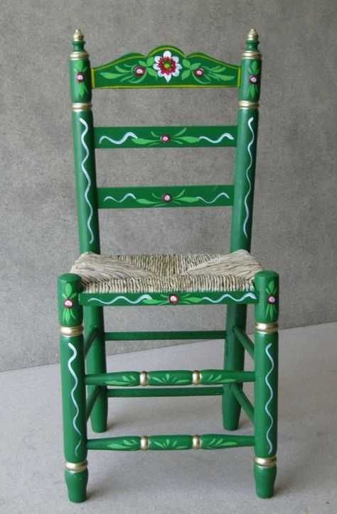 Mexican Painted Furniture, Mexican Chairs, Graffiti Furniture, Monterey Furniture, Scandi Furniture, Hand Painted Chairs, Mexican Furniture, Folk Decor, Painted Stools