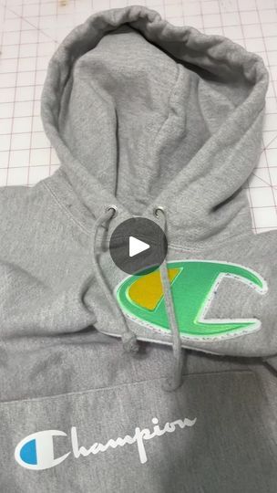 Cut Hoodie, Cut Sweatshirts, Neck Hoodie, 1k Views, Cut Tshirt, Clothing Hacks, Sewing Tips, Open Up, Sewing Hacks