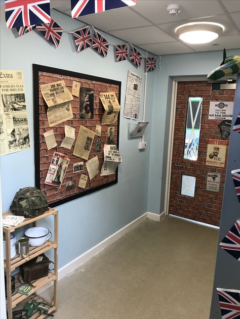 Ww2 Display Ks2, Ww1 Display, Poetry Classroom, Classroom Displays Ks2, 1940s Home Decor, Classroom Boards, Class Displays, Night At The Museum, History Classroom