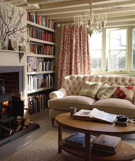 English Country Decor, Cottage Living Rooms, Decor Shabby Chic, Living Room Design Inspiration, Design Salon, Cottage Interiors, Lounge Decor, Cottage Living, A Living Room