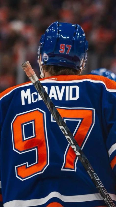 Edmonton Oilers Hockey, Oilers Hockey, Connor Mcdavid, Edmonton Oilers, Aesthetic Ideas, Futuristic Technology, Hockey Players, Ice Hockey, Nhl