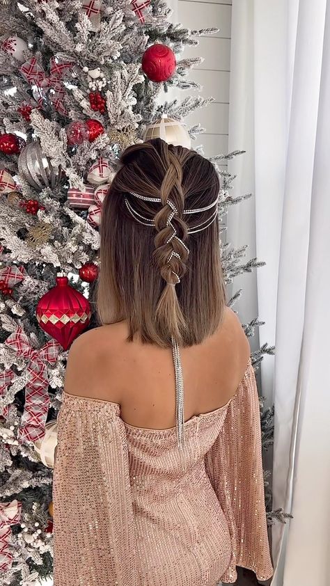 eva pautov on Reels | Flora Martinez · Take My Breath Away Flora Martinez, Wand Hairstyles, Medium Short Hair, Long Hair Wedding Styles, Hair Twist Styles, Brown Hair Balayage, Hair Ribbons, Short Hair Tutorial, Hair Ponytail