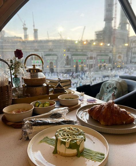 Saudi Food, Romantic Study, Mecca Hotel, Goals 2025, Bulan Puasa, Dubai Food, Preschool Science Activities, Birthday Background Images, Mecca Wallpaper