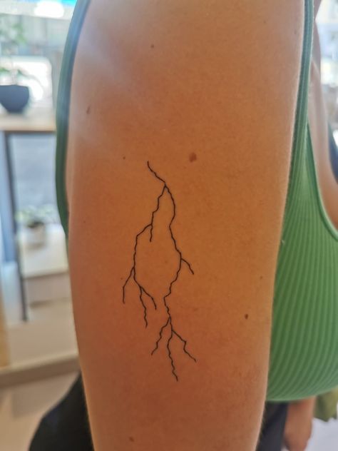 Arm tatoo minimalist Storm Tattoo Simple, Storm Back Tattoo, She Whispered I Am The Storm Tattoo, Storm Tatoos, Simple Storm Cloud Tattoo, She's Thunderstorms Tattoo, Small Lightning Tattoo, Weather Tattoos, Rainstorm Tattoo