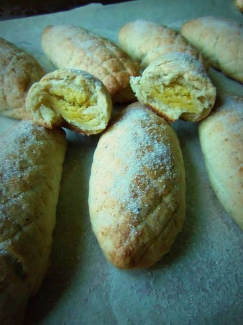 “Elotes” / Pan Dulce Mexicano (Mexican Sweet Bread) | Hispanic Kitchen Filet Mignon Chorizo, Mexican Sweet Bread, Mexican Sweets, Mexican Pastries, Mexican Sweet Breads, Authentic Mexican Recipes, Mexican Bread, Hispanic Kitchen, Mexican Dessert Recipes