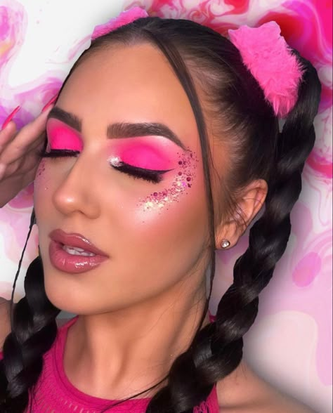 Neon Pink Rave Makeup, Pink Eyeshadow Looks Festival, Hot Pink Rave Makeup, Pink Power Ranger Makeup, Cowgirl Barbie Makeup, Bichota Makeup, Pink Out Makeup Spirit Week, Pink Cowgirl Makeup, Neon Pink Eyeshadow Looks