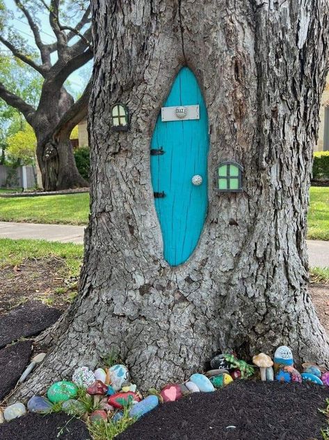 Fairy Tree Ideas, Summer Garden Ideas, Mini Garden Ideas, Fairy Places, Fairy Cottages, Nature Playground, Fairy Garden Doors, Fairy Tree Houses, Fairy Stuff