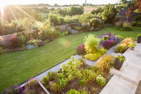 The Container Bar Garden - Contemporary - Garden - Hampshire - by Simon Orchard Garden Design | Houzz UK Shallow Garden, Orchard Garden, Container Bar, Bar Garden, Pergola Swing, Front Garden Design, Short Plants, Specimen Trees, Entertaining Space