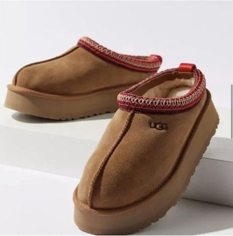 Tasman Uggs, Tazz Slipper, Uggs Outfits, Ugg Tazz, Ugg Tasman, Brown Fits, Ugg Slippers, Slippers Cozy, Platform Slippers