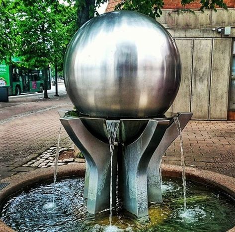 Fountain Sculpture, Steel Fountain, Water Fountain Design, Sculpture Outdoor, Fountain Design, Mirror Plates, Gazing Ball, Steel Sculpture, Outdoor Sculpture