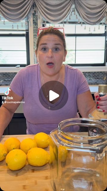 Rita🍝 on Instagram: "Make limoncello with me! 🍋" Lemonchello Drinks Recipe, Lemoncello Spritzers Recipe, Limoncello Drinks Recipes, Lemoncello Recipes Drinks, Orangecello Recipe, Lemonchello Drinks, Authentic Limoncello Recipe, Lemoncello Recipes, Cabana Recipes