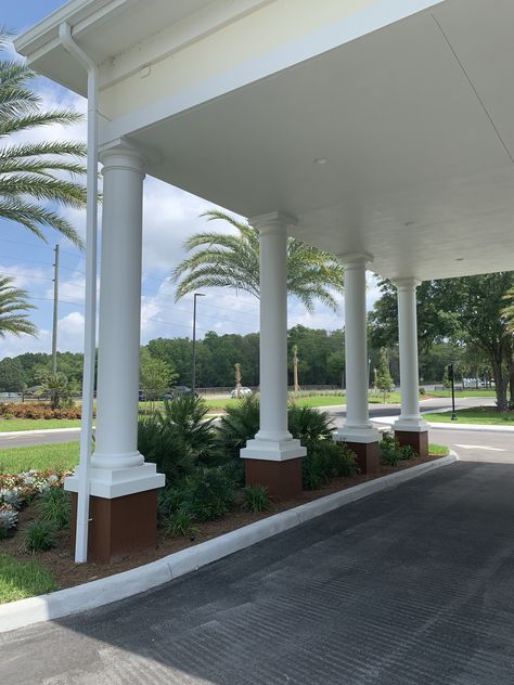 Royal Corinthian fiberglass columns are load bearing and can be installed a multitude of ways. Install them free standing,  over posts, or on top of pedestals as in the photo. Learn more about our columns in our link. Pvc Column Wraps, Fiberglass Columns, Round Column, Architectural Columns, Column Covers, Wood Columns, Concrete Column, Column Base, Stone Columns