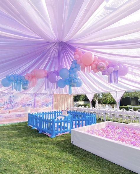 21st Birthday Ideas Themes, Present Ideas For Friends, Birthday Ideas Themes, 21st Birthday Ideas, Decoration For Birthday Party, Birthday Present Ideas, 1st Birthday Party For Girls, Unicorn Themed Birthday Party, Girls Party Decorations