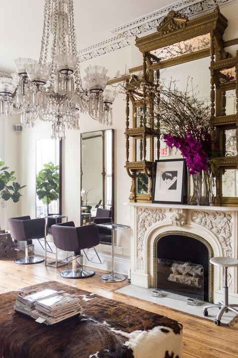 Home Hair Salon Ideas, Makeup Studio Ideas, Salon Suite Decor, Salon Design Ideas, Home Hair Salons, Lobby Decor, Hair Salon Design, Parisian Decor, Hair Salon Interior