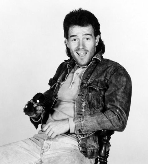 "Raising Miranda" CBS-TV promotional still, 1988.  Bryan Cranston as Russell.  This sitcom (featuring Cranston as the irresponsible brother-in-law) debuted in November of 1988 and lasted only seven episodes. Bryan Cranston 90s, Brian Cranston, Bryan Cranston, Hand Drawing Reference, Call Saul, Walter White, Better Call Saul, Brother In Law, Silly Pictures