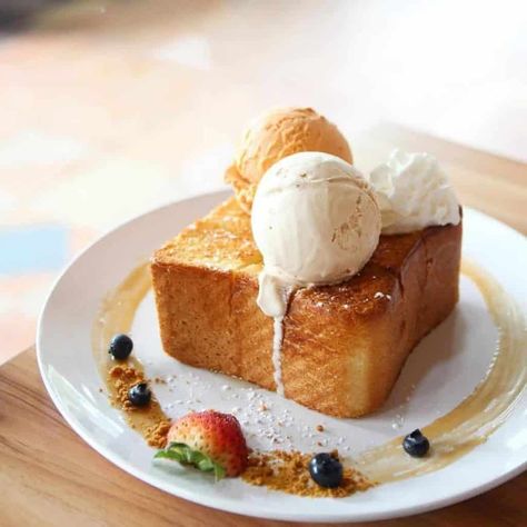 Honey Toast Recipe! Recreate Shibuya Toast Box at Home Shibuya Honey Toast Recipe, Brick Toast Recipe, Shibuya Toast, Bread Ice Cream, Japanese French Toast, Shibuya Honey Toast, Japanese Honey Toast, French Toast With Ice Cream, Toast Plating