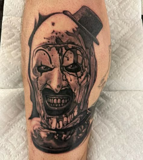 Art The Clown Terrifier Tattoo, Horror Movie Tattoos Sleeve, Terrifier Tattoo, Insidious Demon, Horror Sleeve, Art The Clown Terrifier, Horror Movie Tattoos, Body Tattoo Design, Chicano Style