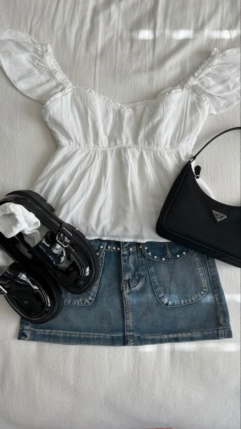 IG: kwtrina White Skirt Outfit Aesthetic, Downtown Outfits, Really Cute Outfits, Casual Style Outfits, Teen Fashion Outfits, Dream Clothes, Lookbook Outfits, Teen Fashion, Cute Casual Outfits