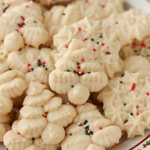 Whipped Shortbread Cookies (Cookie Press) - Spend With Pennies Easy Shortbread Cookies, Cookie Press Recipes, Easy Shortbread, Whipped Shortbread, Best Shortbread Cookies, Spritz Cookie Recipe, Shortbread Cookies Christmas, Shortbread Cookies Easy, Whipped Shortbread Cookies