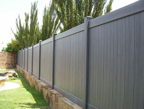 Easy Diy Fence, Privacy Gates, Fence Colours, Grey Fences, Bungalow Ideas, Wooden Fences, Composite Fencing, Pvc Fence, Fence Plants