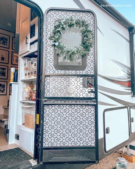 Campsite Decorating Ideas, Camper Organization Rv Living, Campsite Decorating, Motorhome Remodel, Glamper Camper, Add Curb Appeal, Rv Interior Remodel, Camper Interior Design, Rv Door