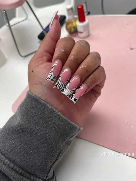 Ghana Nails, Short Bob Natural Hair, 90 Nails, Duck Nails, Hard Nails, Colored Acrylic Nails, White Acrylic Nails, Girly Acrylic Nails, Her Nails