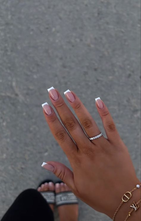 Short Classy Nails, Kutek Disney, Bridesmaids Nails, Milky Nails, Simple Gel Nails, Eye Nails, Basic Nails, French Tip Acrylic Nails, Work Nails