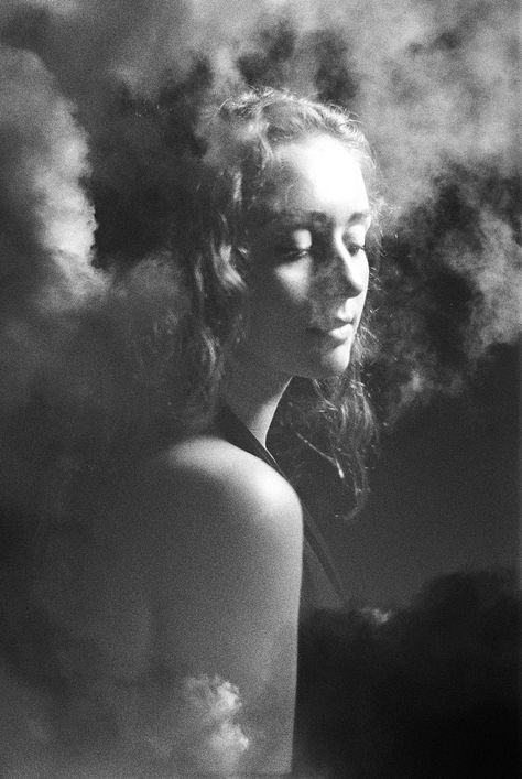 A how to guide for shooting 35mm film double exposures by exposing the entire roll once, then reloading it and exposing it a second time. This image shot on a nikon fm3a and fm2n with a zeiss planar 50 F1.4 ZF.2 on Kodak Tri-x 400 film. Double Exposure Portrait, Double Exposition, Double Exposure Photography, Film Photography Tips, 35mm Photography, Kodak Film, Film Photography 35mm, Film Images, Multiple Exposure