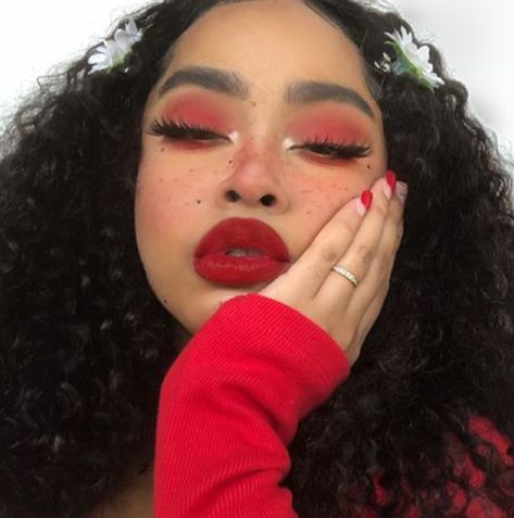 Festival Make Up, Red Makeup, Beauty Make-up, Cute Makeup Looks, Makeup Eye Looks, Makeup Goals, Red Lipstick, Grunge Hair, Girls Makeup