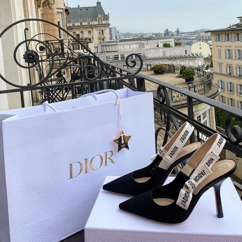 Elegant Shoes Heels, Hak Tinggi, Luxury Heels, Fashion Shoes Heels, Shoes Heels Classy, Cute Shoes Heels, Elegant Heels, Classy Shoes, Heels Classy