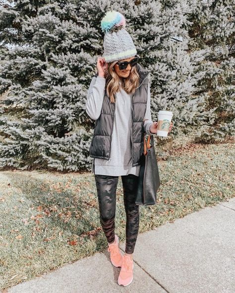 Camo Leggings Outfit, Faux Leather Leggings Outfit, Leggings Outfit Winter, Leggings Outfit Fall, Leggings Outfit Casual, Leather Leggings Outfit, Look Legging, Cute Outfits With Leggings, Outfits Athletic