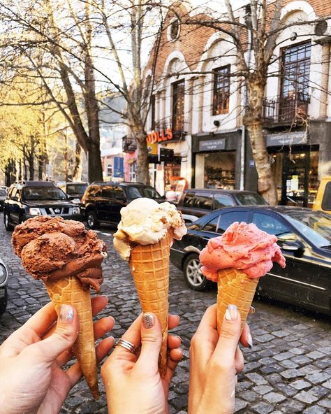 Gelato Italy, Coconut Ice Cream, Italian Ice, Indian Dessert Recipes, Strawberry Ice Cream, Snap Food, Chocolate Ice Cream, Vanilla Ice Cream, Ice Cream Cone