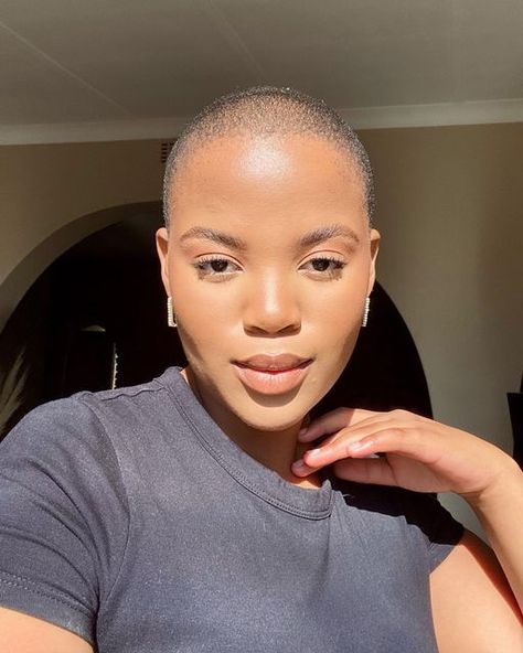 Shave Head, Short Black Natural Hairstyles, Hip Hair, Buzz Cut Women, Dark Vampire, Natural Hair Twa, Shaved Hair Women, Hair Glam, Shaved Heads