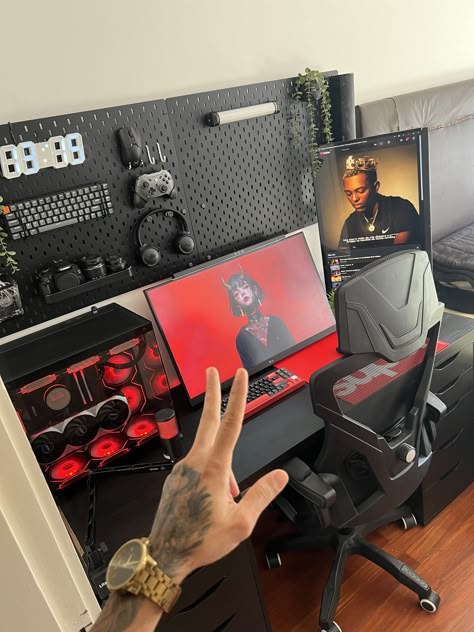 Cheap Gaming Setup, Game Room Designs, Lego Room Decor, Pc Gaming Desk, Tech Room, Setup Pc, Gaming Desk Setup, Dream Setup, Small Room Design Bedroom