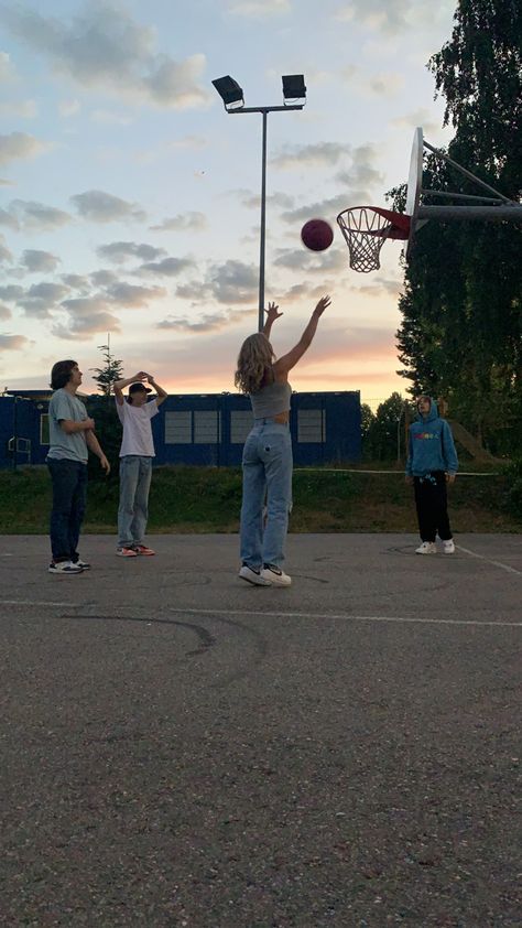 2025 Prayer, Basketball Pics, Friend Vibes, Basketball Aesthetic, Basketball Life, Ball Aesthetic, School Friends, Basketball Is Life, Sports Aesthetic