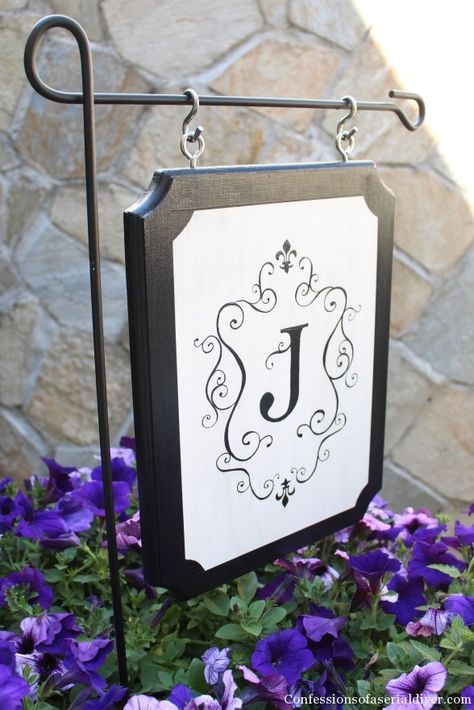 Monogrammed Outdoor Sign...love it...much better than the flag ones I see around our neighborhood The Letter J, Cameo Projects, Silhouette Cameo Projects, Letter J, Cricut Creations, Silhouette Crafts, Vinyl Crafts, Outdoor Signs, Vinyl Projects