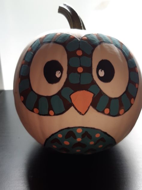 Owl Painted Pumpkins Ideas, Owl Painted Pumpkin, Owl Pumpkin Painting, Indiana Jones Birthday Party, Pumpkin Painted, Creative Pumpkin Painting, Owl Pumpkin, Black Owl, Halloween Pumpkins Painted