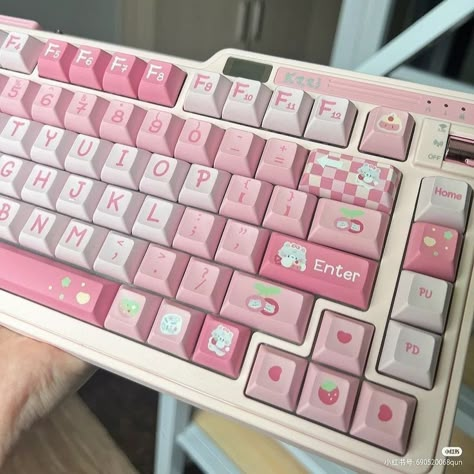 Fancy Keyboard, Tech Aesthetic, Video Game Room Design, Retro Gadgets, Cute Stationary, Room Goals, Gaming Room Setup, Cute Room Ideas, Hello Kitty Iphone Wallpaper