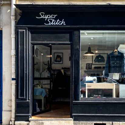 Denim store, tailoring and repair shop using authentic vintage sewing machines. The shop Superstitch appeared first on The Shopkeepers. Sewing Shop, Soft Girl Era, Vintage Sewing Machines, Tailor Shop, Repair Shop, Sewing Machines, Soft Girl, Vintage Sewing, Cottage Core