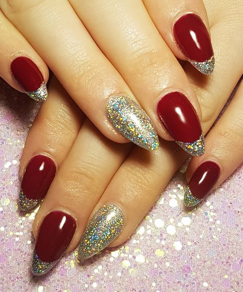 Silver Nails With Red Accent, Red Nails Silver Tips, Red Nails With Silver Tips, Red And Gold Nails Short, Red Nails With Silver Glitter, Silver And Red Nails, Nails Red And Silver, Red And Silver Nail Designs, Nail Art Designs Red